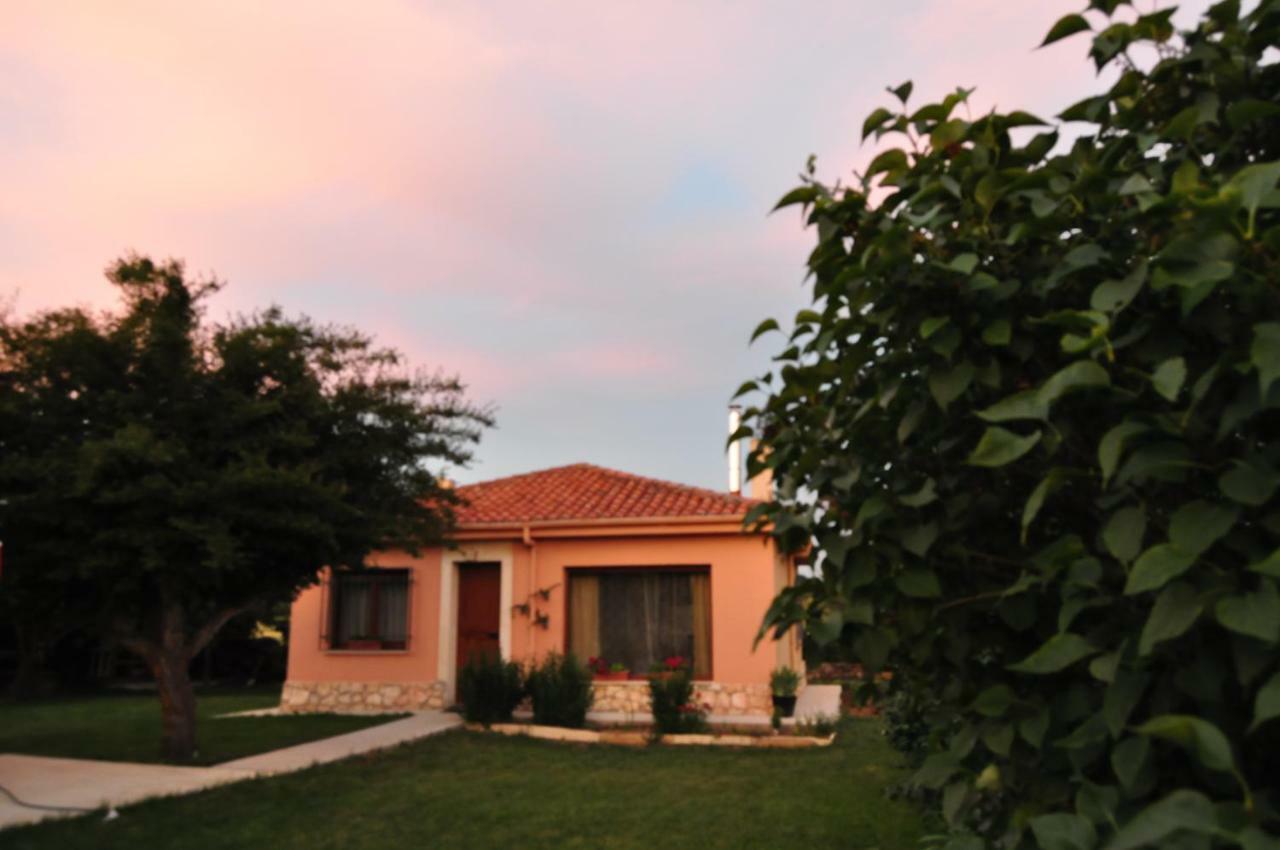 Villa El Jardin De Manuela Santibanez del Val Esterno foto