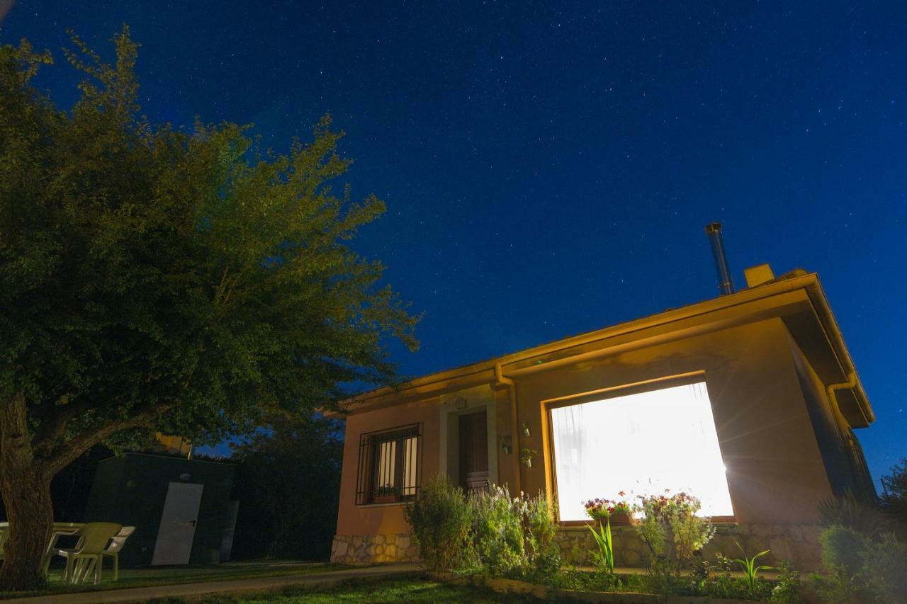 Villa El Jardin De Manuela Santibanez del Val Esterno foto